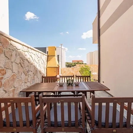 アパート Gorgeous Apartment In Mandre With Wifi