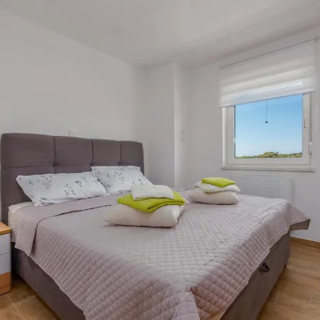 アパート Gorgeous Apartment In Mandre With Wifi