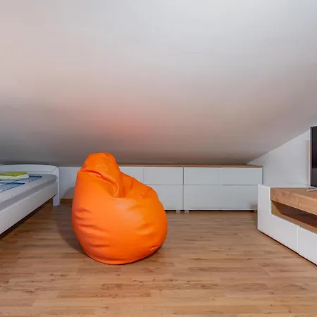 Gorgeous Apartment In Mandre With Wifi Apartman *