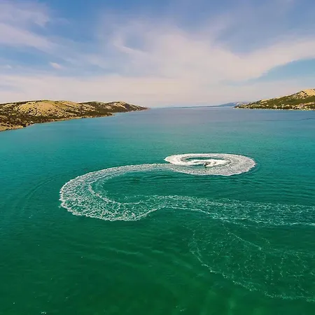 Apartamento 3 Bedroom Lovely In Mandre