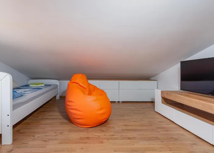 3 Bedroom Lovely In Apartament *